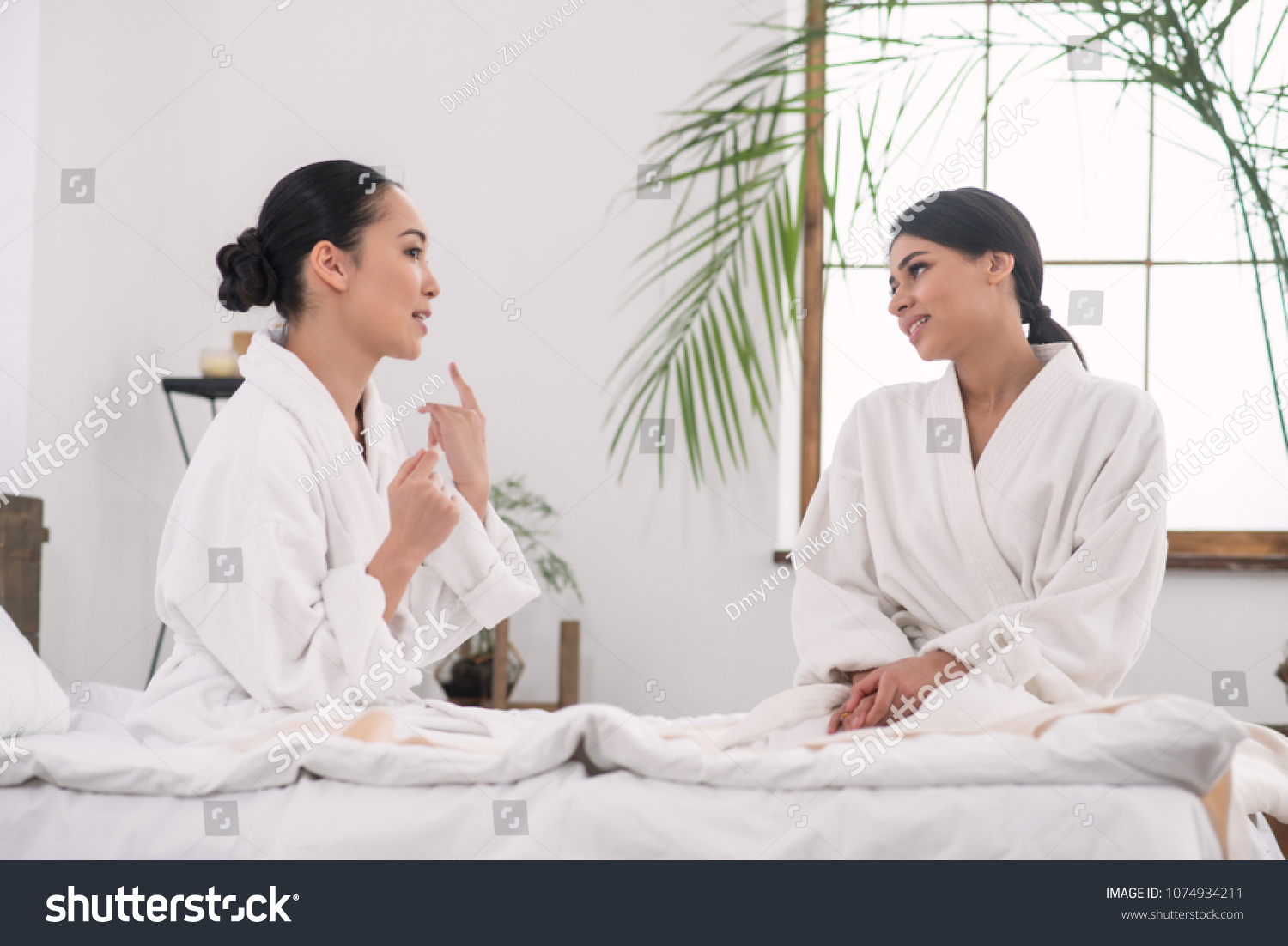 CELEBRATE SISTERHOOD THE SPA WAY!