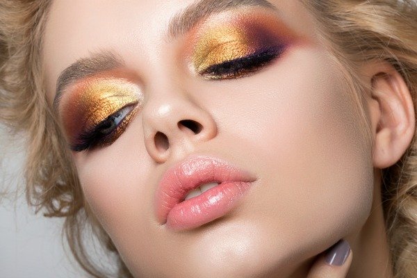 GLITTER SHADOW TO WOW WITH YOUR EYES!