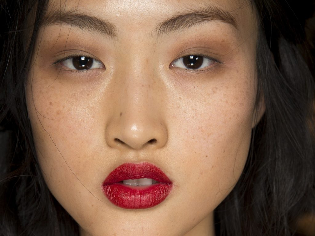 REDEFINE YOUR NOSE SHAPE PURELY THROUGH COSMETICS!