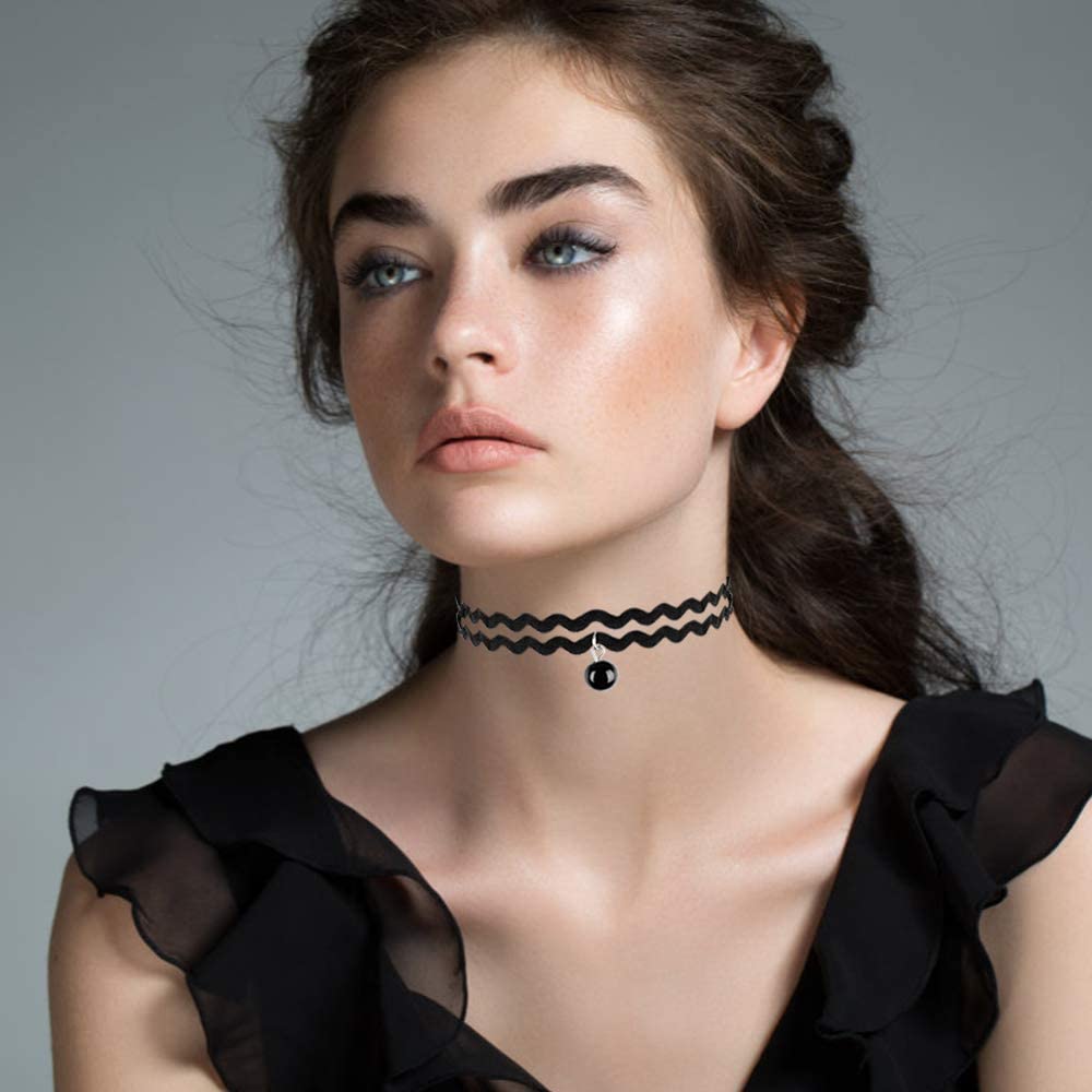 THE CHOKER: NECK JEWELRY AT ITS FINEST!