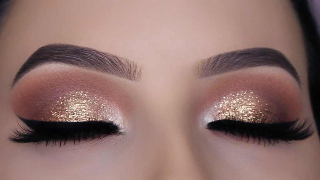 YOU CAN’T GO WRONG WHEN YOU GET YOUR GLITTER EYESHADOW ON!