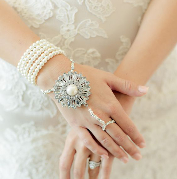 HAND FLOWERS: JAZZ IT UP JEWELRY YOU CAN’T TAKE YOUR EYES OFF OF!