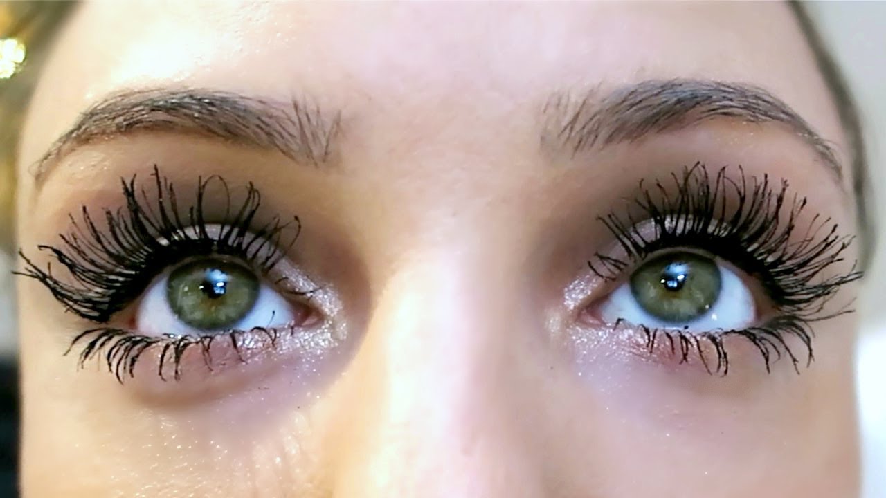 FALSE EYELASHES MAKE FOR TRULY BEAUTIFUL EYES!